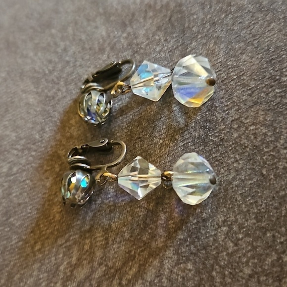 VTG 1950s Aurora Borealis Crystal Bridal Old Hollywood Clip-on Dangle Earrings - Picture 2 of 5